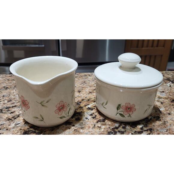 Biltons Made In England Sugar With Lid & Creamer Set Pink Flowers - Picture 5 of 16